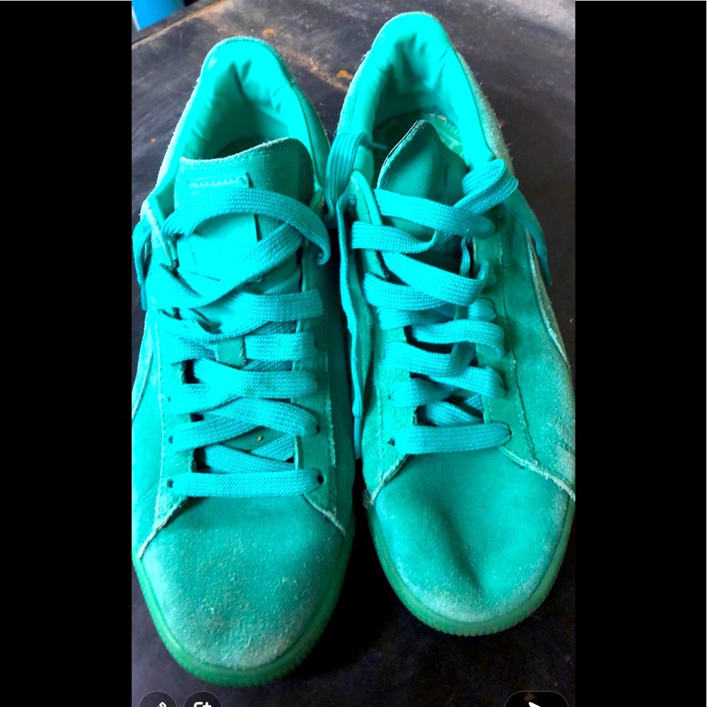 Men’s Puma tennis shoes